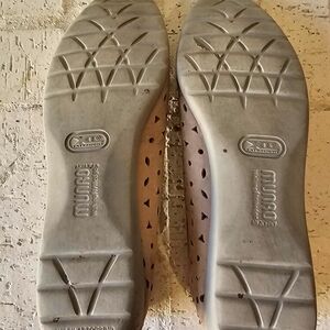 Munro Women's Flats in Tan